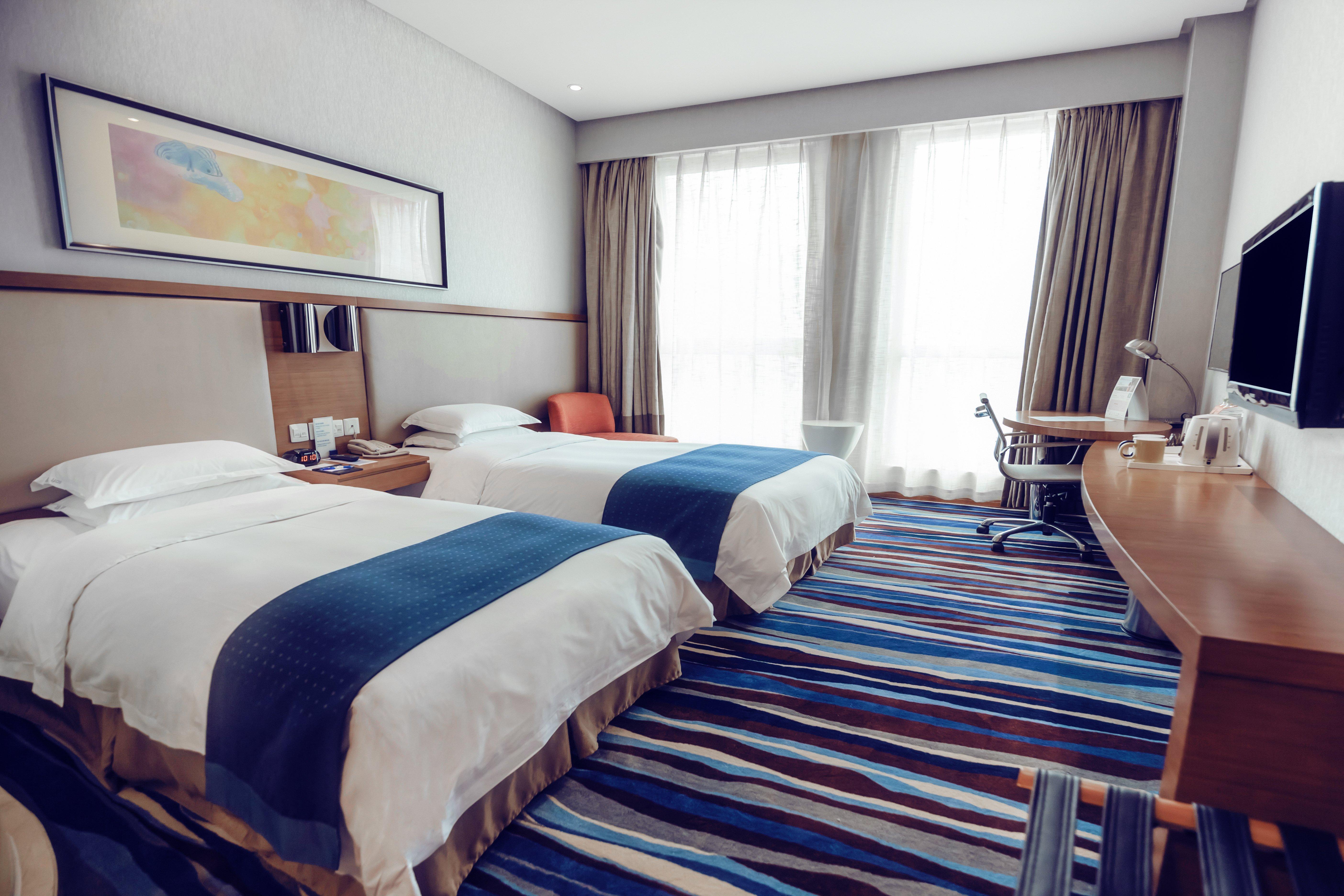 Holiday Inn Express Chongqing Guanyinqiao By Ihg Exterior foto