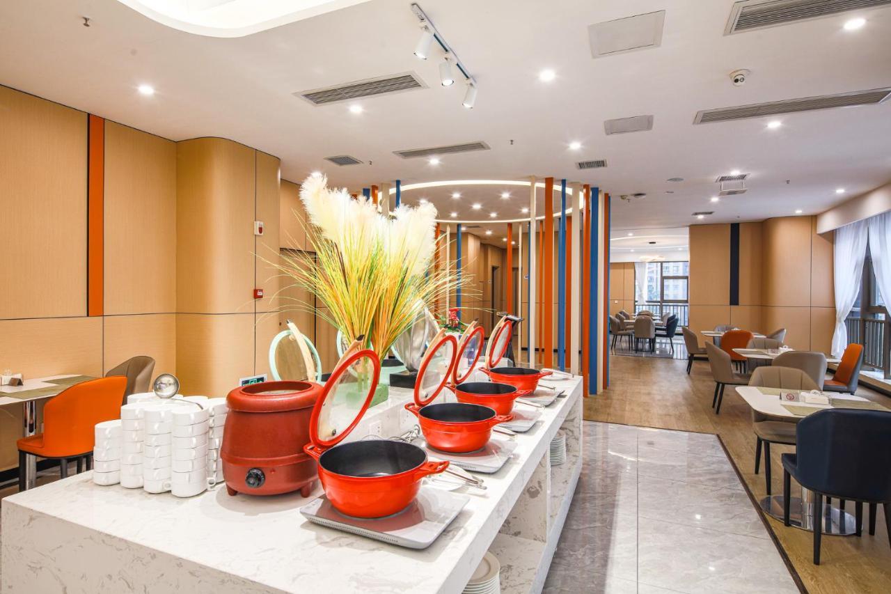 Holiday Inn Express Chongqing Guanyinqiao By Ihg Exterior foto
