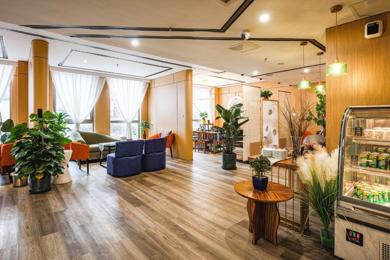 Holiday Inn Express Chongqing Guanyinqiao By Ihg Exterior foto