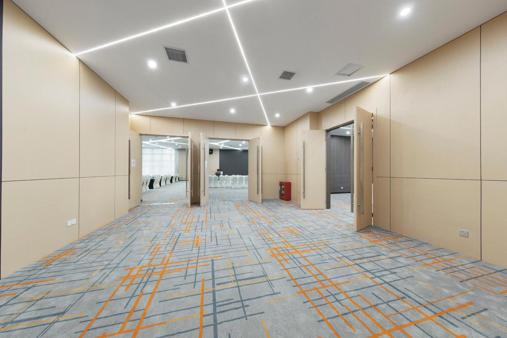 Holiday Inn Express Chongqing Guanyinqiao By Ihg Exterior foto