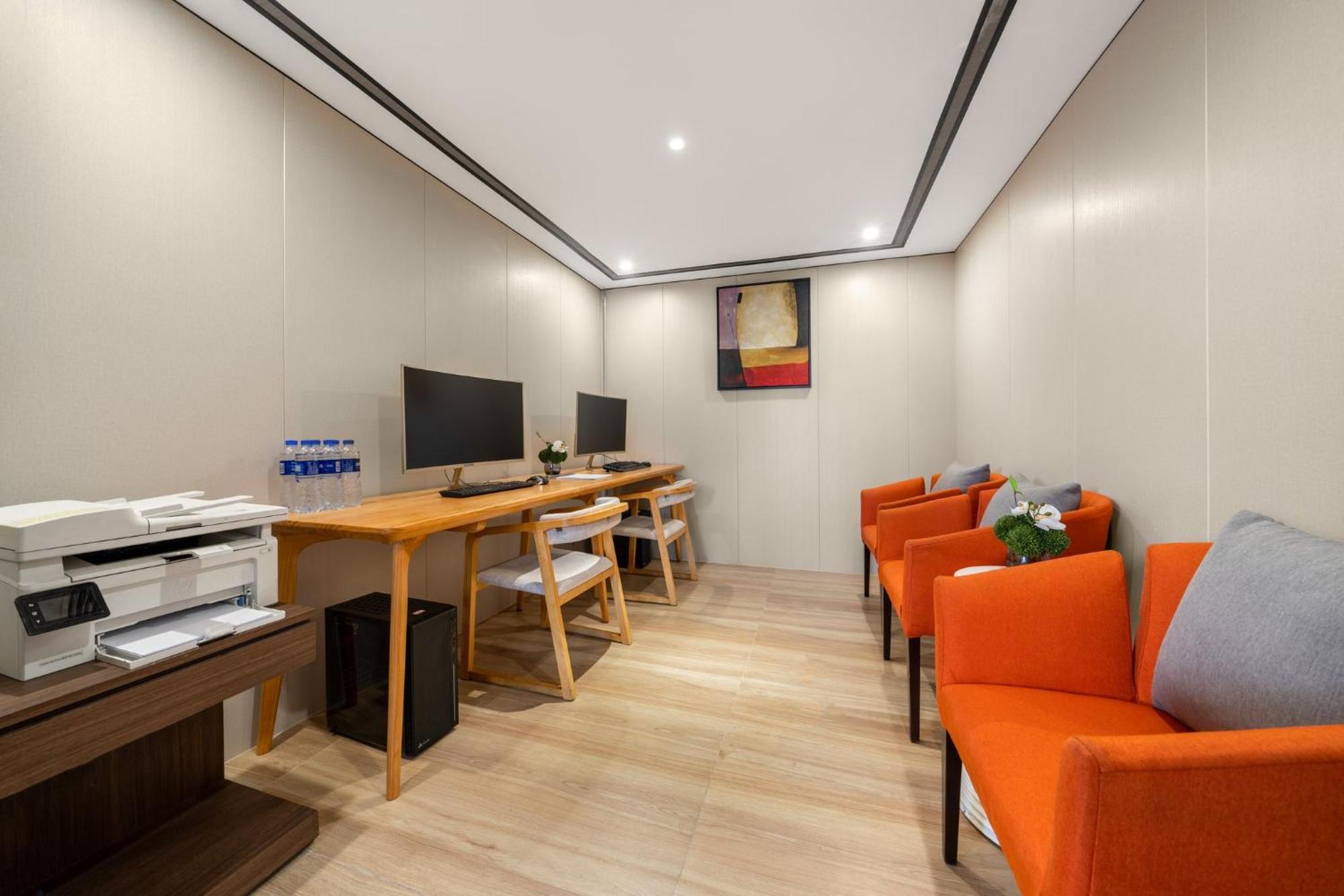 Holiday Inn Express Chongqing Guanyinqiao By Ihg Exterior foto
